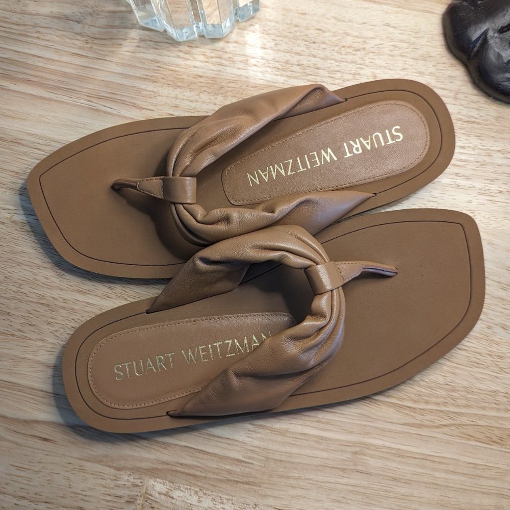 STUART WEITZMAN Cassie Flat Thong Sandals in Tan Napa Leather Size 7M New NWOT